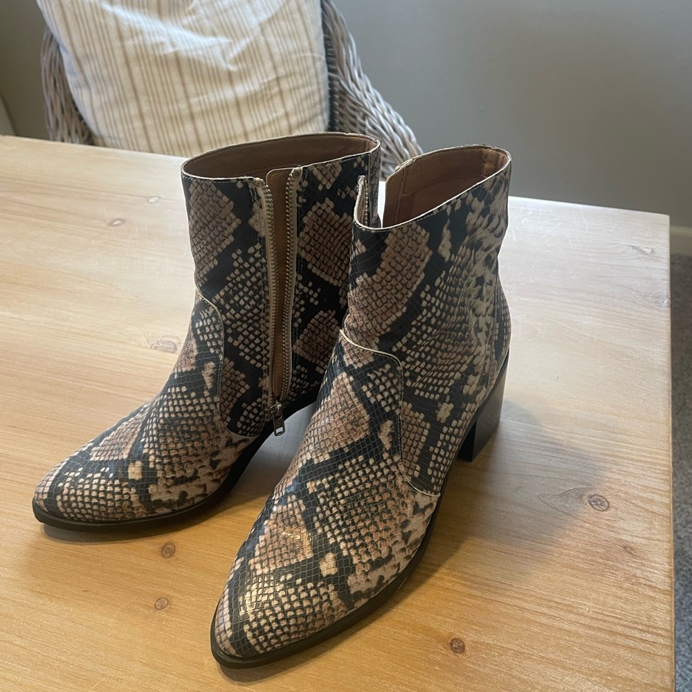 Treasure & Bond Black and Brown Ankle Boots with Snakeskin Pattern
